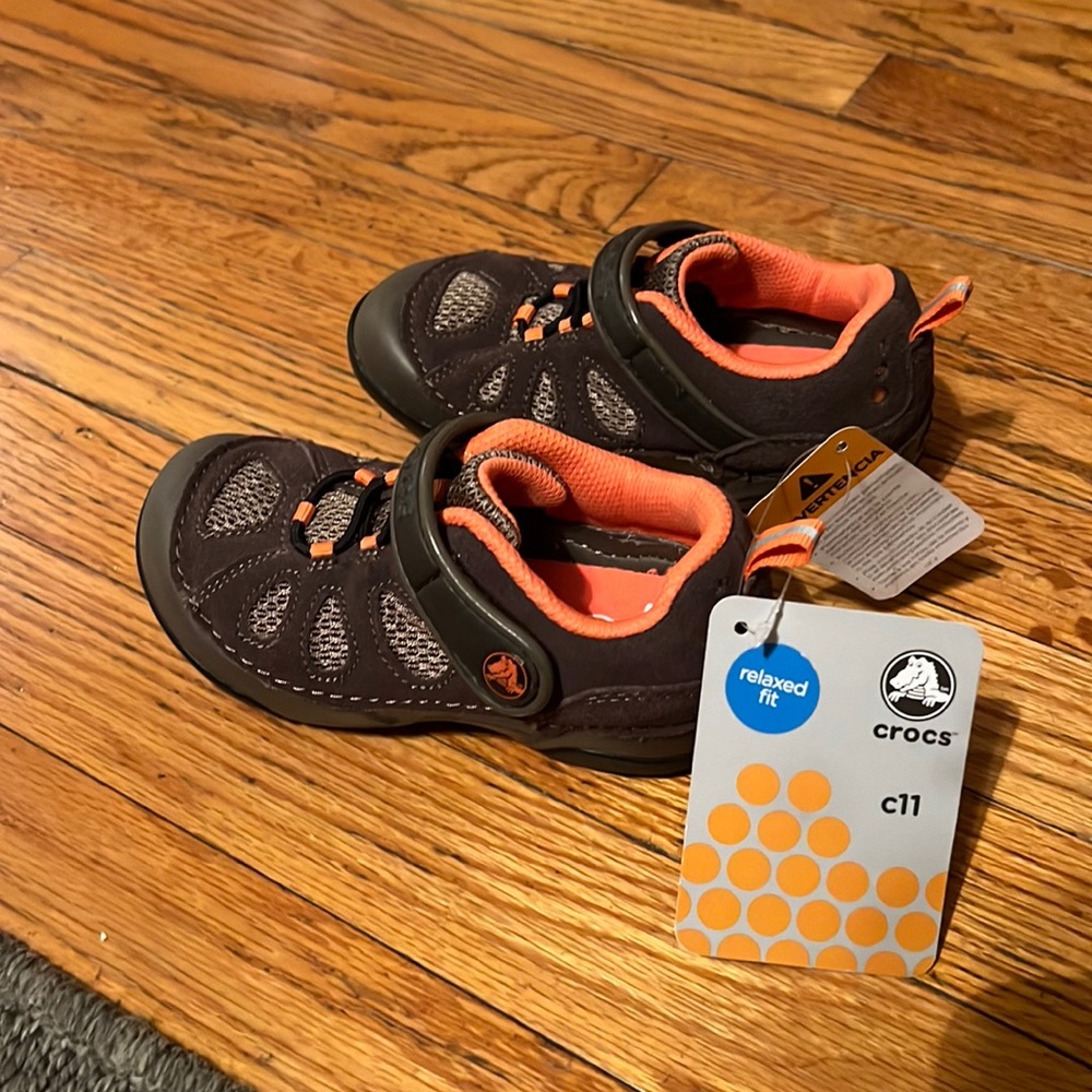 Kid Crocs easy on